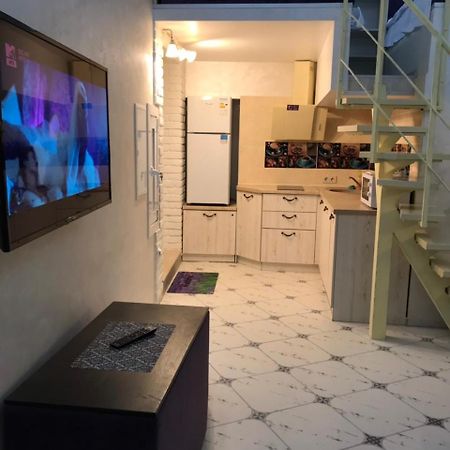 Newtone Apartment Chernivtsi Exterior foto